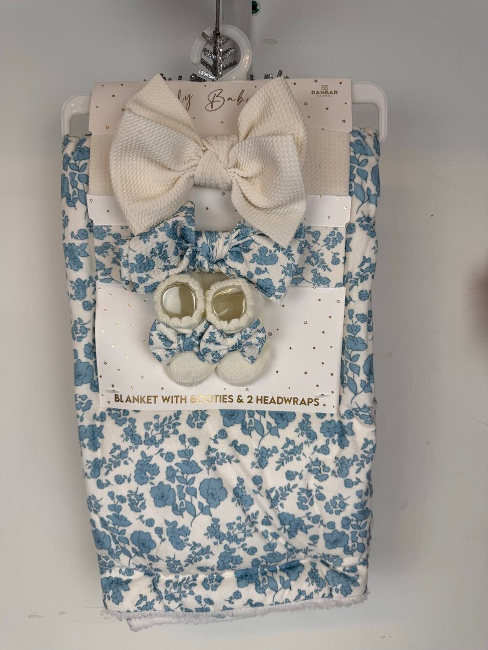 Blanket with  booties  & 2 Headwraps